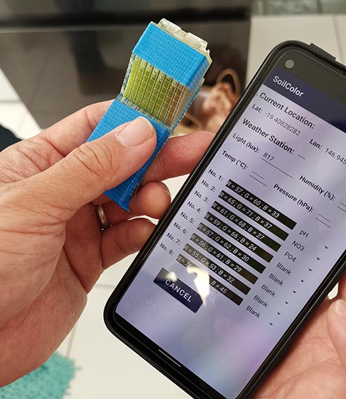 Prototype 3D microfluidic device and mobile phone app