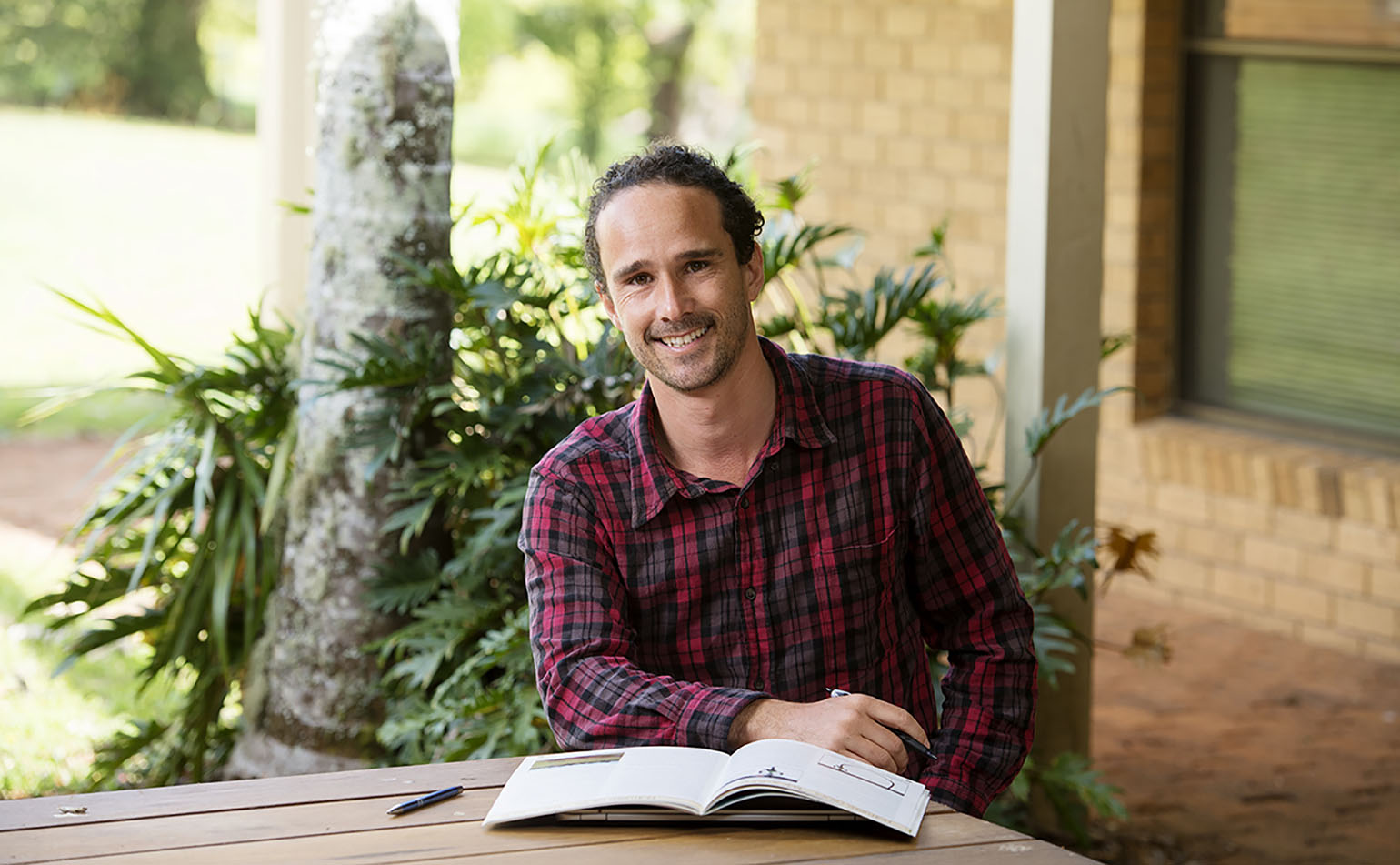 Mathew Alexanderson’s passion for the environment led him to embark on a Soil CRC PhD examining regenerative agriculture in Australia. Find out how his research contributes to our social benchmarking study.